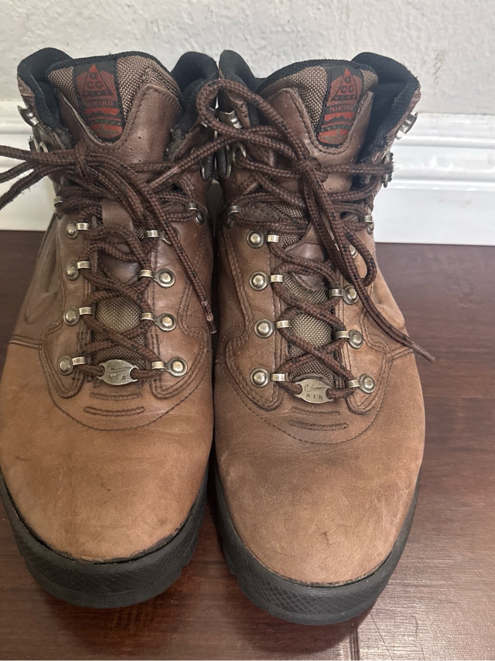Nike ACG Men's Size 9 Hiking Boots Brown Suede Mesh Lace-Up